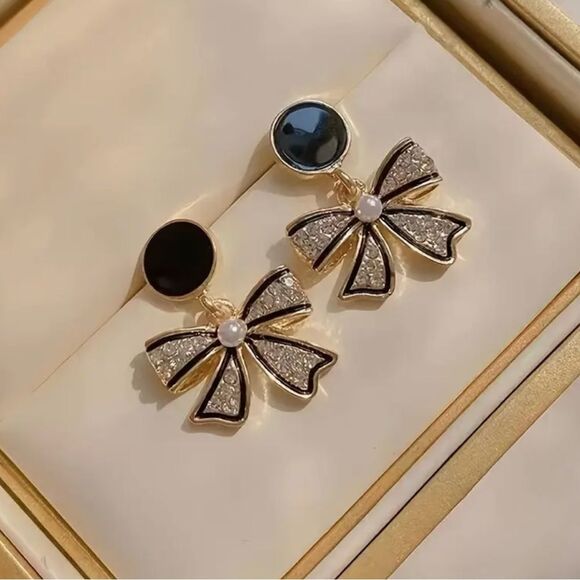 Elegant Bowknot Rhinestone Drop Earrings - Picture 1 of 3